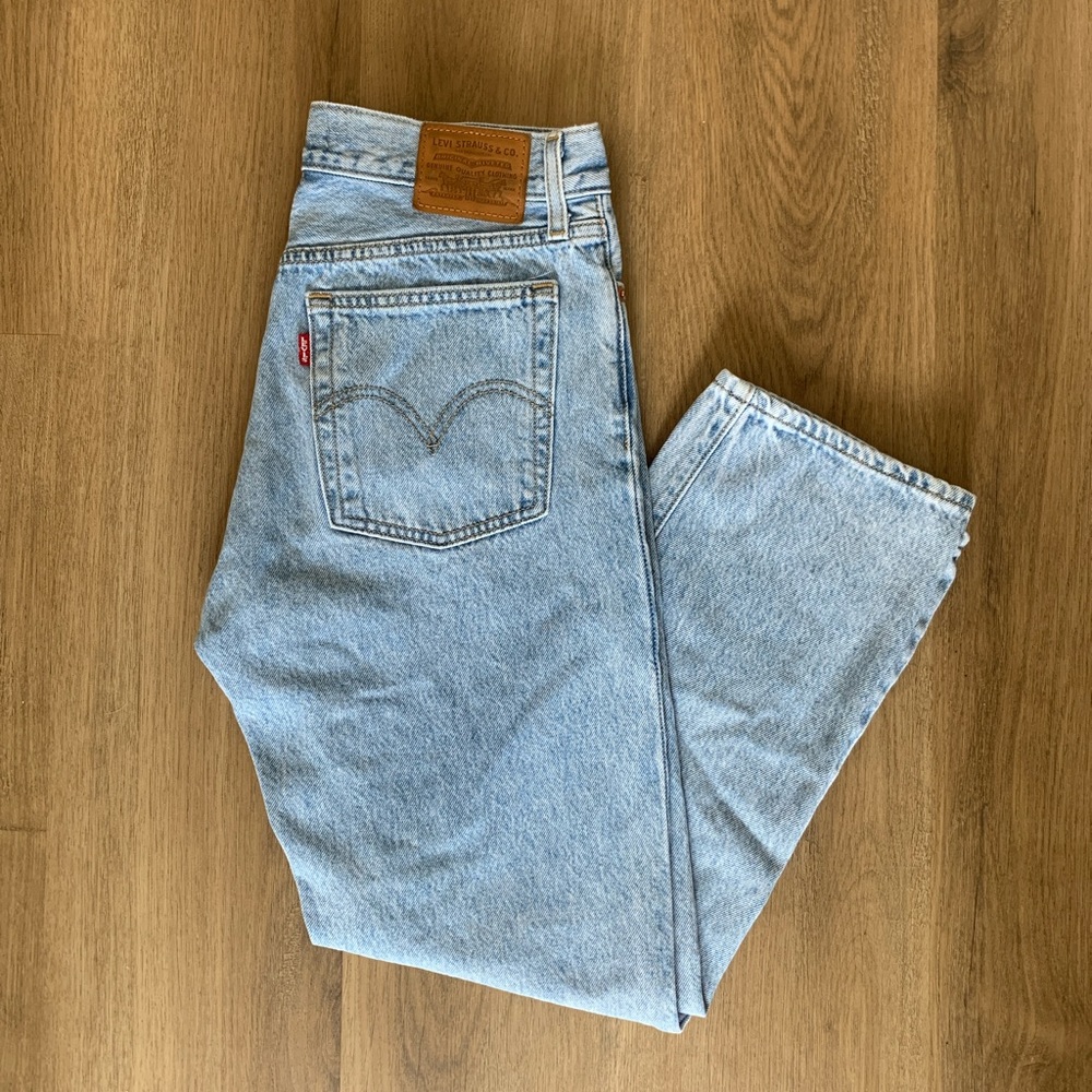 Levi Wedgie Straight Jeans